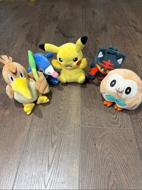 Pokémon Stuffies Set of 5 characters